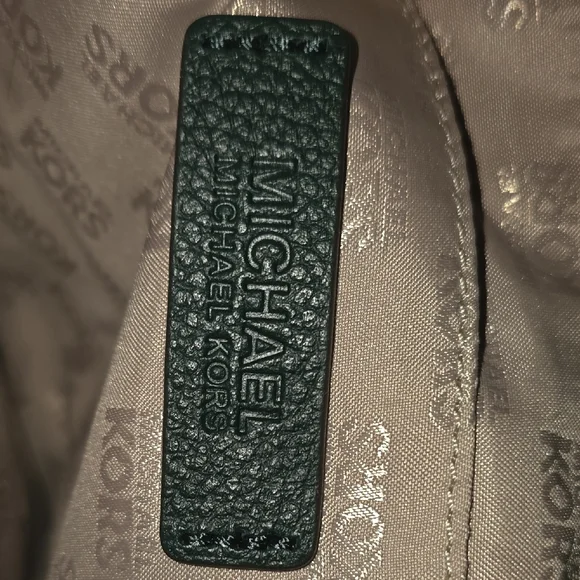 Michael Kors Green Leather Shoulder Bag with Gold Accents - Picture 6 of 11